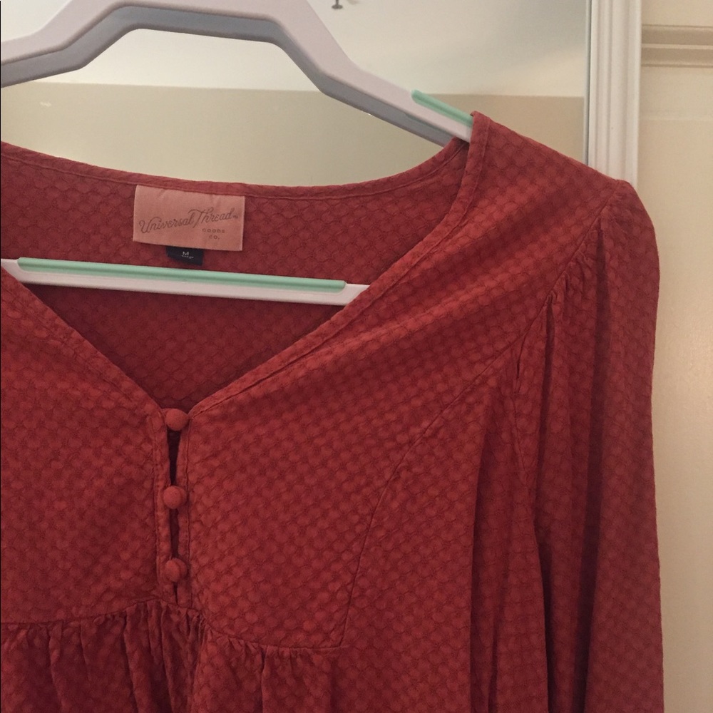 orange blouse